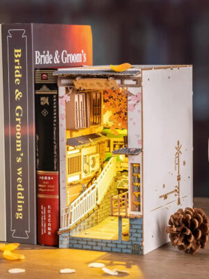 Sakura Densya DIY Book Nook Kit